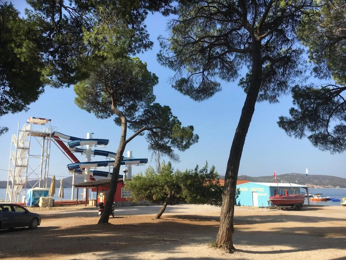 Apartments Petra Biograd Na Moru 0*,